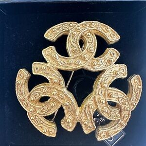 Chanel - Vintage Gold Brooch
